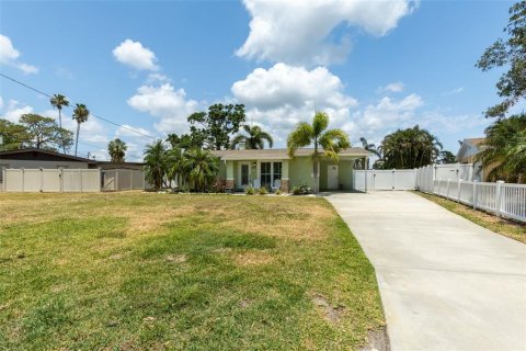 Casa en venta en Saint Petersburg, Florida, 2 dormitorios, 83.61 m2 № 1669875 - foto 2