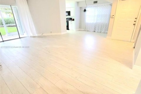 Condo in Boca Raton, Florida, 2 bedrooms  № 1812174 - photo 5