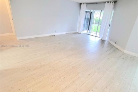 Condo in Boca Raton, Florida, 2 bedrooms  № 1812174 - photo 3