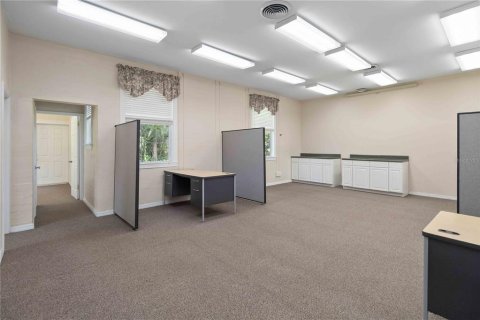 Propiedad comercial en venta en New Smyrna Beach, Florida № 1855976 - foto 14