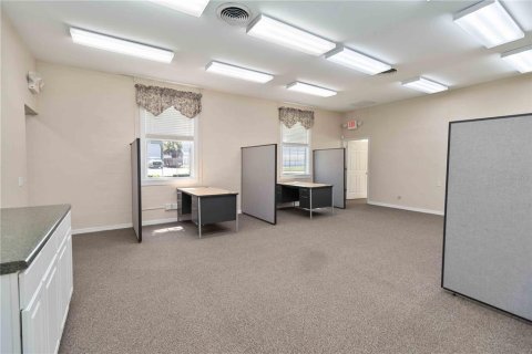Propiedad comercial en venta en New Smyrna Beach, Florida № 1855976 - foto 12