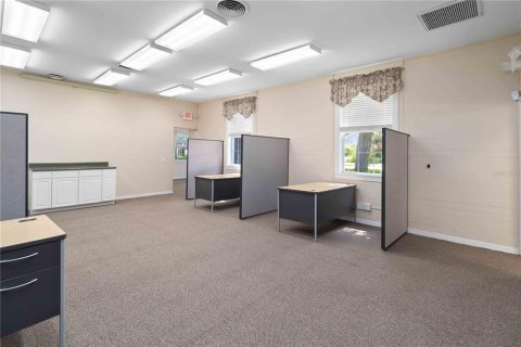 Propiedad comercial en venta en New Smyrna Beach, Florida № 1855976 - foto 13