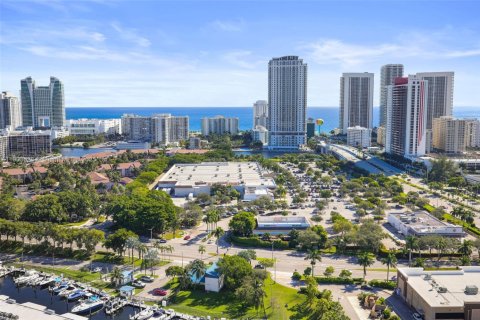 Apartamento en alquiler en Hallandale Beach, Florida, 2 dormitorios, 110.09 m2 № 2081845 - foto 20