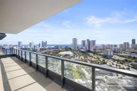 Apartamento en alquiler en Hallandale Beach, Florida, 2 dormitorios, 110.09 m2 № 2081845 - foto 19