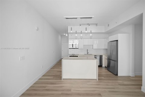 Apartamento en alquiler en Hallandale Beach, Florida, 2 dormitorios, 110.09 m2 № 2081845 - foto 15