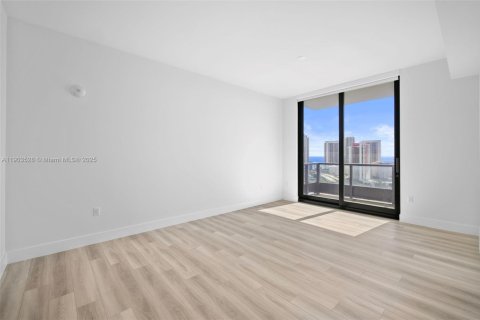 Apartamento en alquiler en Hallandale Beach, Florida, 2 dormitorios, 110.09 m2 № 2081845 - foto 30