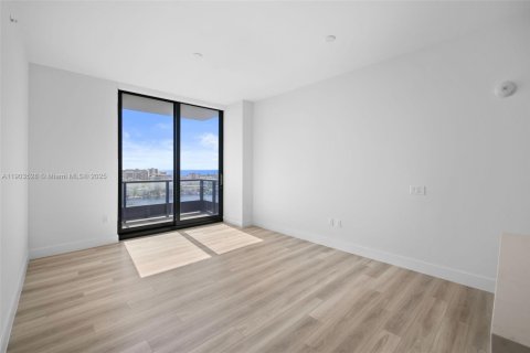 Apartamento en alquiler en Hallandale Beach, Florida, 2 dormitorios, 110.09 m2 № 2081845 - foto 7