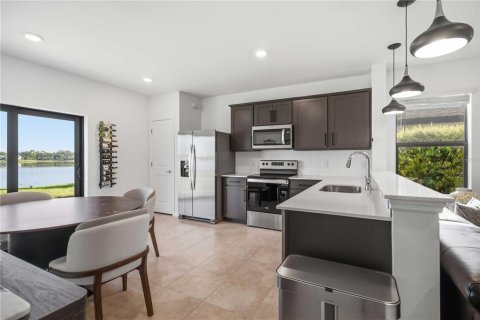 House in Sarasota, Florida 3 bedrooms, 115.66 sq.m. № 2225594 - photo 10
