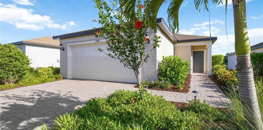 House in Sarasota, Florida 3 bedrooms, 115.66 sq.m. № 2225594