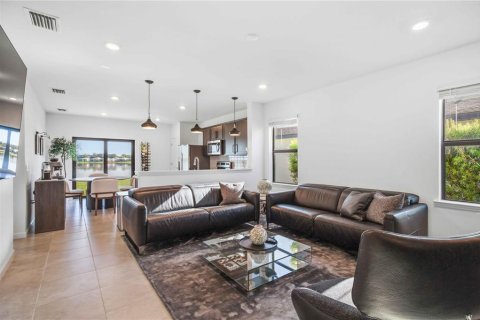House in Sarasota, Florida 3 bedrooms, 115.66 sq.m. № 2225594 - photo 7