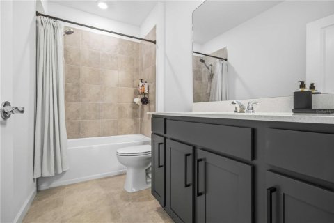 House in Sarasota, Florida 3 bedrooms, 115.66 sq.m. № 2225594 - photo 15