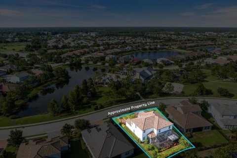 Casa en venta en Lakewood Ranch, Florida, 6 dormitorios, 362.23 m2 № 2235580 - foto 8