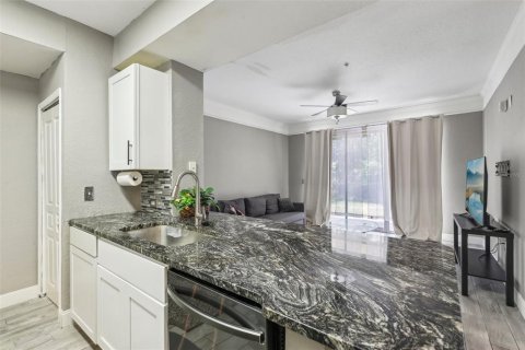 Condo in Tampa, Florida, 2 bedrooms  № 2092538 - photo 10