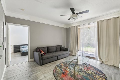 Condo in Tampa, Florida, 2 bedrooms  № 2092538 - photo 2