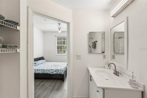 Condo in Tampa, Florida, 2 bedrooms  № 2092538 - photo 18