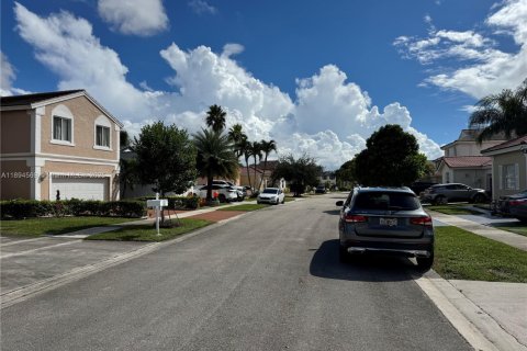Casa en venta en Miramar, Florida, 4 dormitorios, 209.4 m2 № 1947131 - foto 6