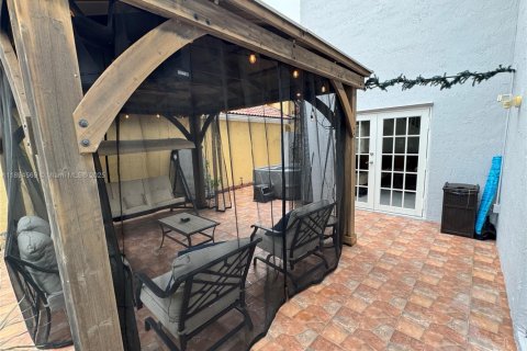 Casa en venta en Miramar, Florida, 4 dormitorios, 209.4 m2 № 1947131 - foto 21