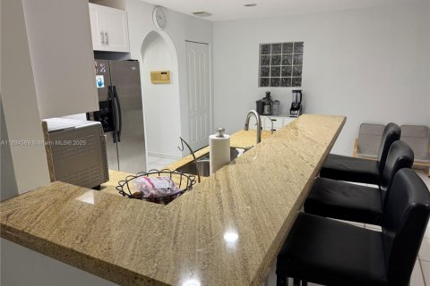 Casa en venta en Miramar, Florida, 4 dormitorios, 209.4 m2 № 1947131 - foto 26