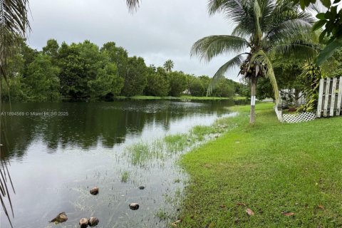Casa en venta en Miramar, Florida, 4 dormitorios, 209.4 m2 № 1947131 - foto 15