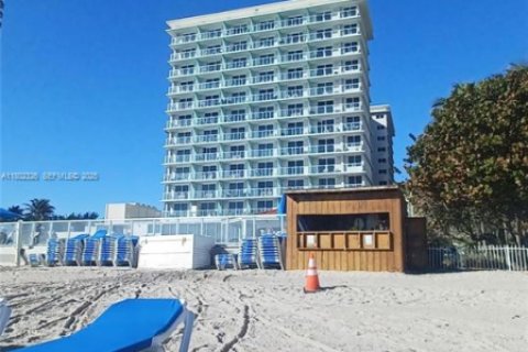 Copropriété à vendre à Sunny Isles Beach, Floride: 33.44 m2 № 2249392 - photo 23