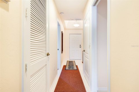 Condo in Fort Myers, Florida, 3 bedrooms № 2229333 - photo 4