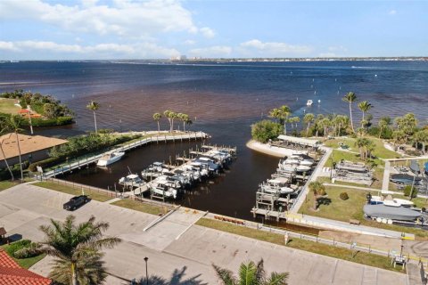 Condo in Fort Myers, Florida, 3 bedrooms № 2229333 - photo 3
