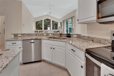 Villa ou maison à vendre à Deltona, Floride: 3 chambres, 206.52 m2 № 1903896 - photo 8
