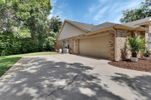 Villa ou maison à vendre à Deltona, Floride: 3 chambres, 206.52 m2 № 1903896 - photo 3
