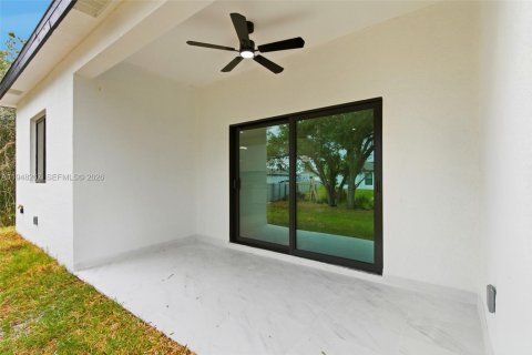 Casa en venta en Fort Myers, Florida, 3 dormitorios, 142.88 m2 № 2006743 - foto 28