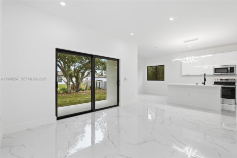 Casa en venta en Fort Myers, Florida, 3 dormitorios, 142.88 m2 № 2006743 - foto 9
