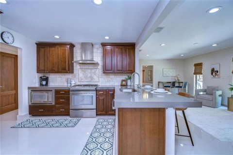 Casa en alquiler en Belleair Beach, Florida, 4 dormitorios, 176.14 m2 № 1900214 - foto 6