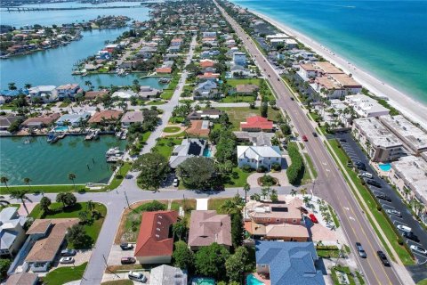 Casa en alquiler en Belleair Beach, Florida, 4 dormitorios, 176.14 m2 № 1900214 - foto 25