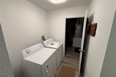 Casa en venta en Ocklawaha, Florida, 3 dormitorios, 128.86 m2 № 2097354 - foto 27