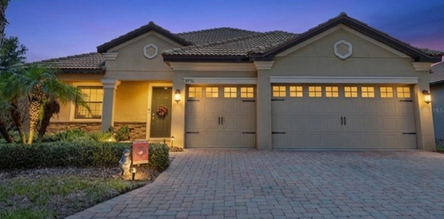 Villa ou maison à Davenport, Floride 4 chambres, 221.2 m2 № 2149883
