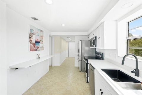 Villa ou maison à vendre à Palmetto, Floride: 5 chambres, 319.12 m2 № 2406421 - photo 17