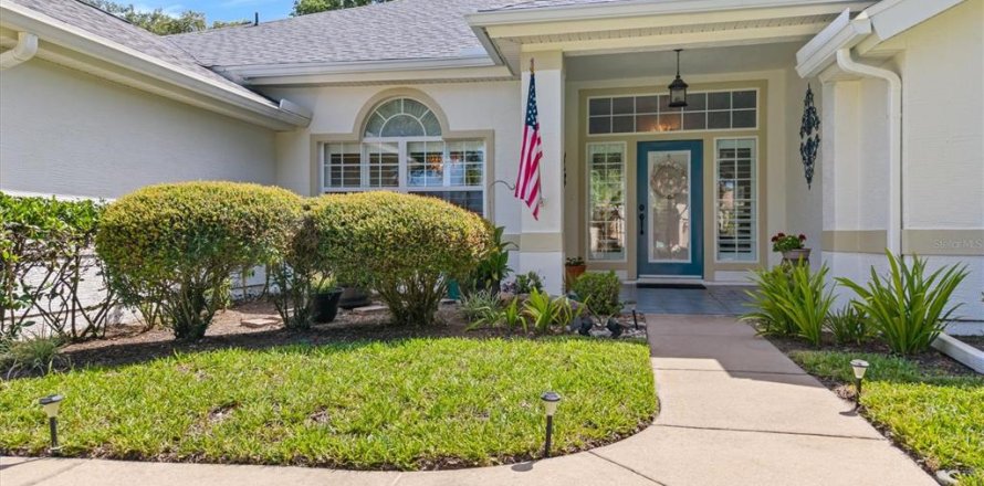 House in Palm Coast, Florida 4 bedrooms, 226.96 sq.m. № 2196385