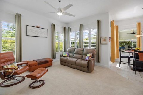 House in Palm Coast, Florida 4 bedrooms, 226.96 sq.m. № 2196385 - photo 17