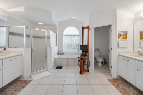 House in Palm Coast, Florida 4 bedrooms, 226.96 sq.m. № 2196385 - photo 12