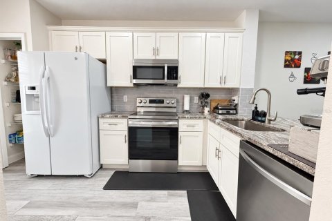 Touwnhouse à louer à Brandon, Floride: 2 chambres, 110 m2 № 2421862 - photo 5