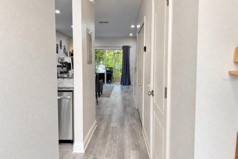 Touwnhouse à louer à Brandon, Floride: 2 chambres, 110 m2 № 2421862 - photo 3