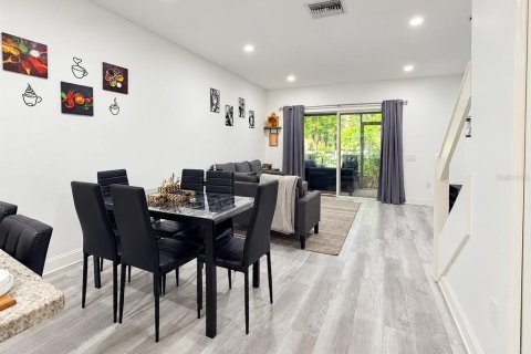 Touwnhouse à louer à Brandon, Floride: 2 chambres, 110 m2 № 2421862 - photo 9