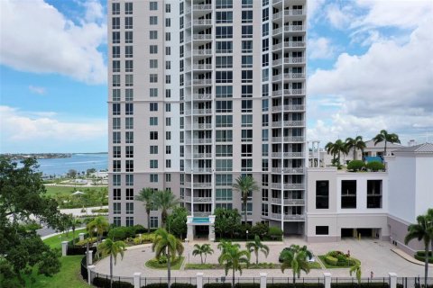 Copropriété à louer à Clearwater, Floride: 2 chambres, 135.45 m2 № 2399540 - photo 2