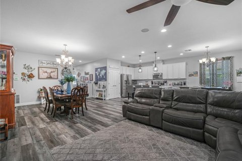 Casa en venta en Auburndale, Florida, 4 dormitorios, 213.4 m2 № 2296283 - foto 8
