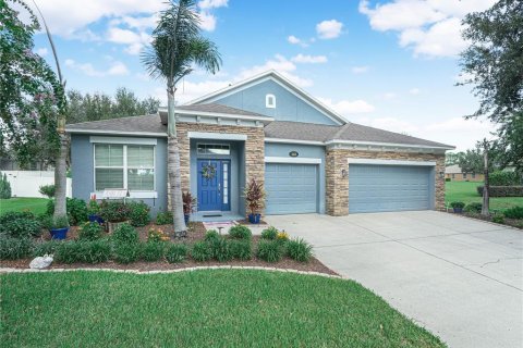 House in Auburndale, Florida 4 bedrooms, 213.4 sq.m. № 2296283