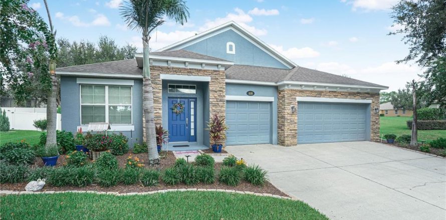 Casa en Auburndale, Florida 4 dormitorios, 213.4 m2 № 2296283