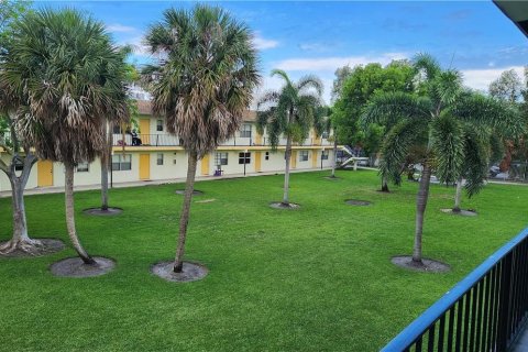 Copropriété à vendre à Lauderhill, Floride: 1 chambre, 68.75 m2 № 2250746 - photo 6