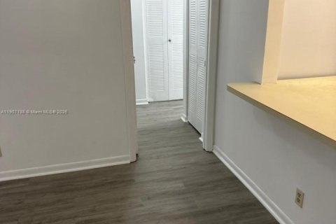 Condo in Delray Beach, Florida, 2 bedrooms  № 1963646 - photo 8