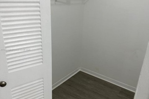 Condo in Delray Beach, Florida, 2 bedrooms  № 1963646 - photo 24