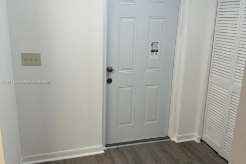 Condo in Delray Beach, Florida, 2 bedrooms  № 1963646 - photo 17