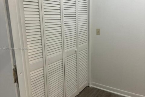 Condo in Delray Beach, Florida, 2 bedrooms  № 1963646 - photo 19